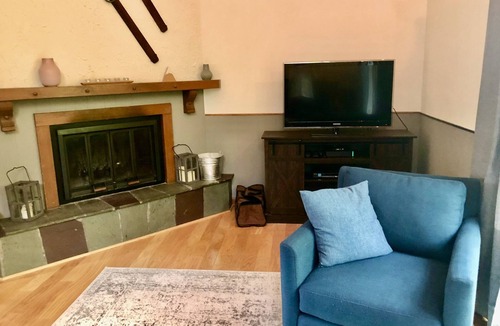 Bromley Mountain House | Family-friendly townhouse