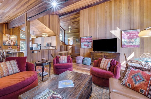 Truckee Cabin | Family-Friendly Truckee Cabin Near Ski Shuttle!