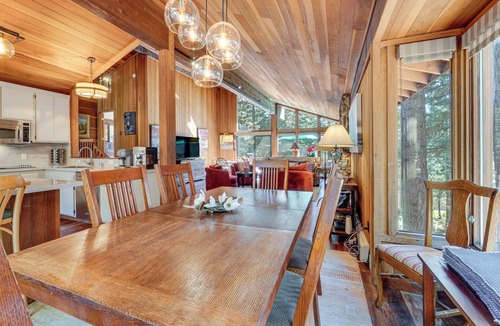 Truckee Cabin | Family-Friendly Truckee Cabin Near Ski Shuttle!