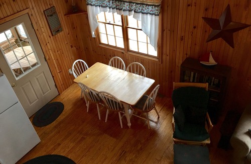 Leeds Cottage | Family Friendly Updated Waterfront Cottage