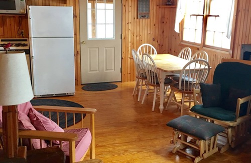 Leeds Cottage | Family Friendly Updated Waterfront Cottage