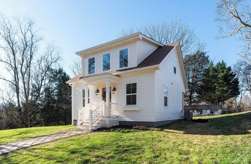 Batesville Cottage | Family-Friendly Cottage 2BR + Loft - Fire Pit, Near UVA, Hiking & Wineries