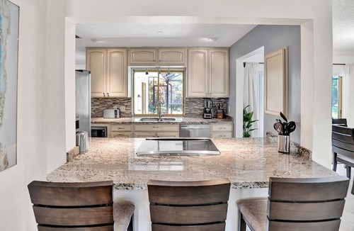 Central Corals House | Family Friendly Home- 7 Minutes from the Beach!
