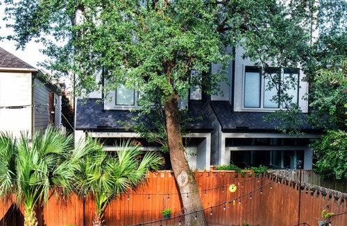Montrose Apartment | Family Friendly