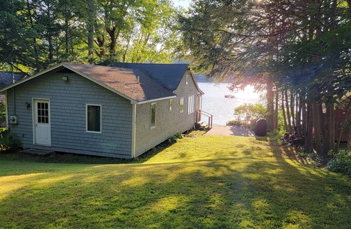 Colchester Cottage | Family Friendly Waterfront Cottage