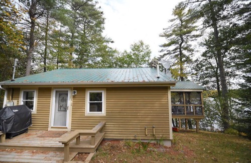 Oxford Cottage | Family-Friendly Whitney Pond Retreat – Beach, Kayaks & Paddleboard