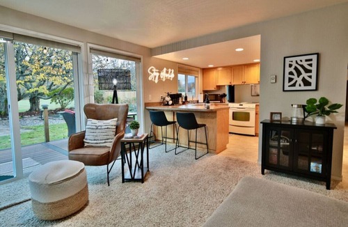 Port Angeles East House | Family Friendly, wi-fi & hot tub