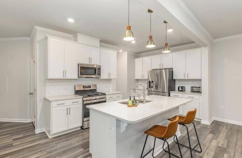 Garner House | Family Friendly with Sunroom & Game Roomnn