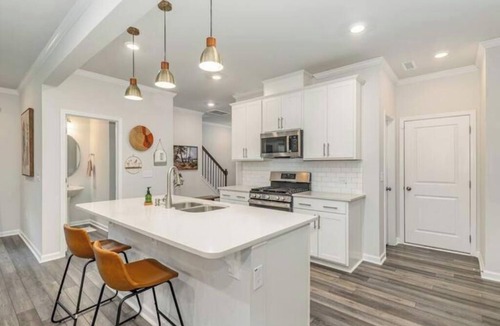 Garner House | Family Friendly with Sunroom & Game Roomnn