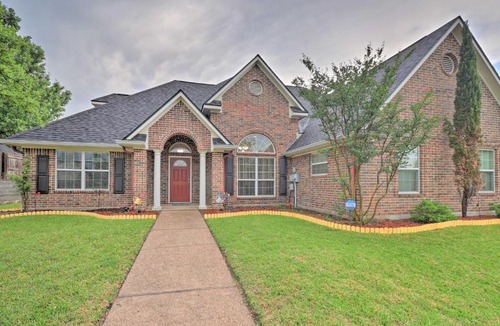 Woodway House | Family-Friendly Woodway Home with Private Yard!