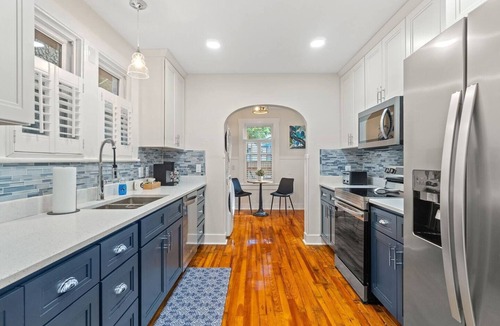 South Pensacola House | Family, friends, downtown, hot tub, spabath, beach