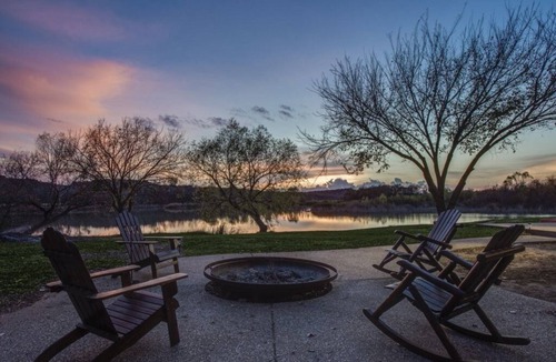 Dennis House | Family/Friends Getaway On The Brazos River
