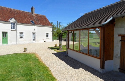 Vicq-sur-Nahon Cottage | Family & Friends Retreat: Near Loire Castles, ZooParc de Beauval, Spacious Garden, Sleeps 12