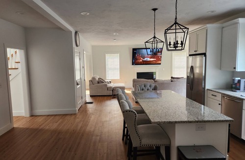 Leicester House | Family & Friends Vacation House