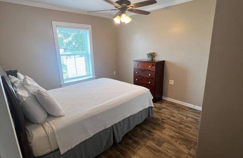 Lake Village Cabin | Family Fun by the Lake!