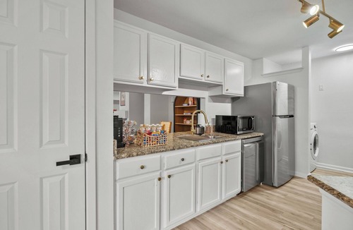 North San Antonio - SAT House | Family Fun Getaway Pool, Fire Pit, Game Room Sleeps 12