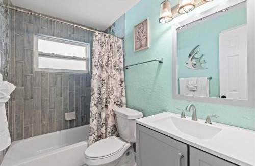 Walsingham House | Family Fun Getaway with Pool, Game Room, Shuffleboard
