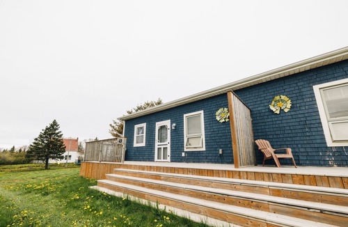 Green Gables House | Family Fun Retreat: Modern 2BR Cottage near Cavendish Beach, Shops & Attractions