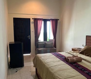 Senggigi House | Family Garden Homestay