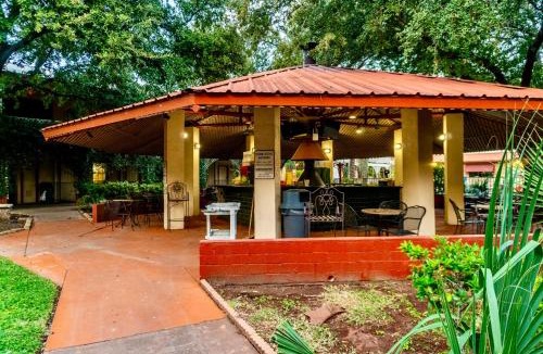 Bonanza Hotel | Family Garden Inn & Suites