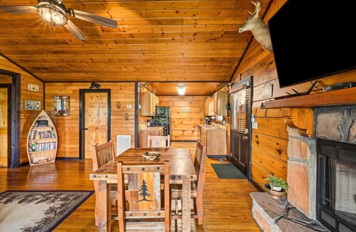 Gatlinburg Cabin | Family Getaway-2 King Beds-5 Star Cabin Near Dolly-Bear Sightings- Amazing View