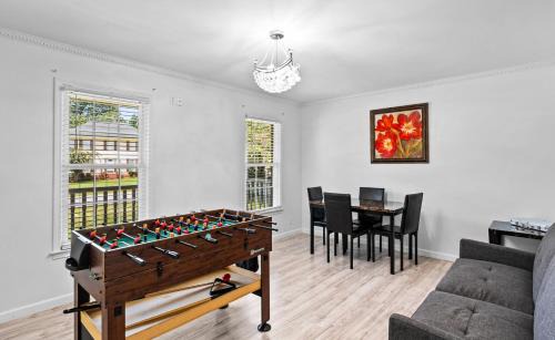 Lilburn House | Family Getaway 4BR with Game Loft Fire Pit