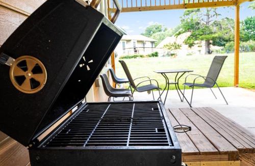 Lilburn House | Family Getaway 4BR with Game Loft Fire Pit