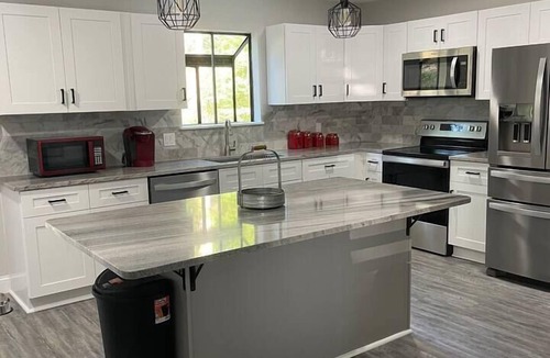 Tallahassee House | Family Getaway-Centrally Located