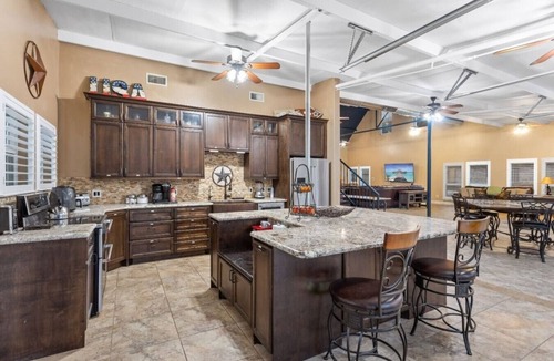 Brazoria House | Family Getaway on the River | Pool, Sleeps 15, Spacious
