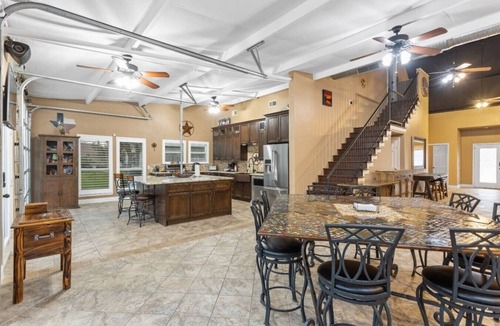 Brazoria House | Family Getaway on the River | Pool, Sleeps 15, Spacious