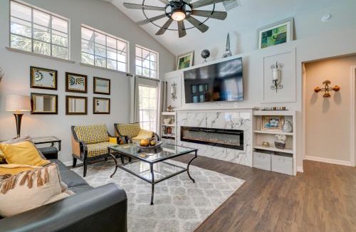 Berkeley Manor House | Family Getaway w/Games & Pool in Spring Hill