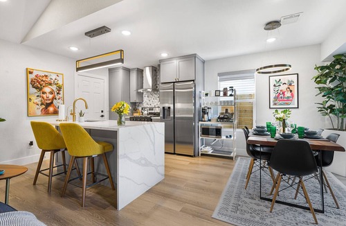 Greenslopes At Lake Creek House | Family Getaway w/Pizza Oven, Hot Tub, Mini Golf & BBQ Near Kalahari