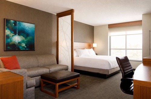 South Side Hotel | Family Getaway w/Pool Near Downtown Corpus Christi and La Palmera Mall