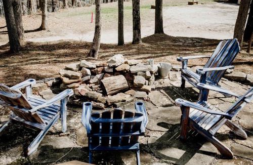 Tracy City House | Family Glampsite: A Unique Cabin Retreat for Adventure in Tracy City, TN
