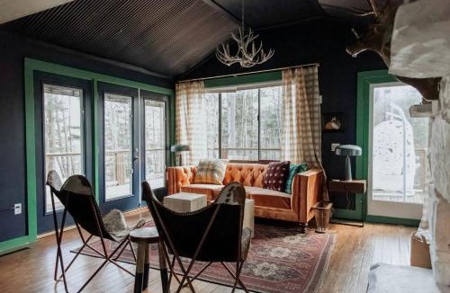 Tracy City House | Family Glampsite: A Unique Cabin Retreat for Adventure in Tracy City, TN