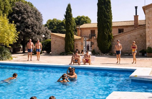 Las Virtudes House | Family-group-pet-friendly finca with unique pool & pine trees