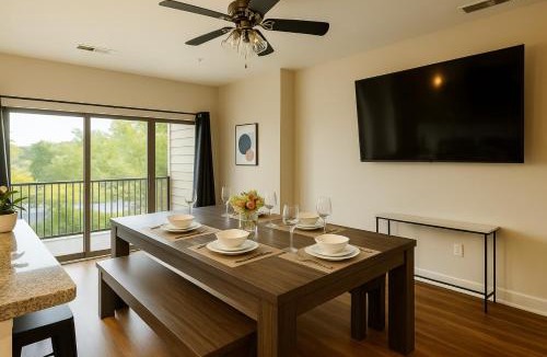 Glen Iris Apartment | Family Group Retreat 3 Queens Pool Table 2nd