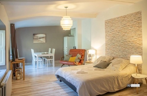 Villeneuve-de-Riviere House | Family Guest House 2