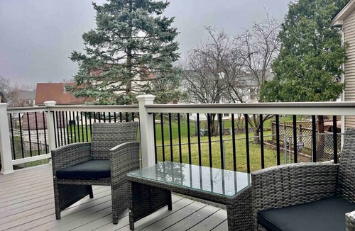 Streamwood House | Family Haven in Streamwood | Ideal for Stay Long