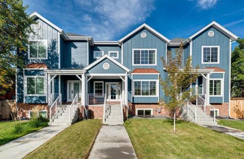 Erie House | Family Haven, Walk to Dtwn Erie: Bring Your Pets!