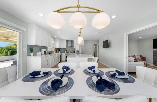 La Mesa House | Family Hilltop luxe retreat with breathtaking view
