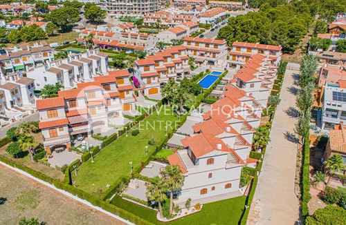 L'Hospitalet de l'Infant House | Family House with Pool on the Beachfront · UHC ARENAL 026