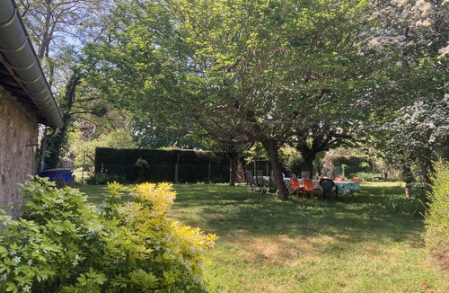 Saint-Saturnin-sur-Loire House | Family home between vineyards, Loire Valley and Chateaux