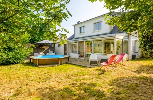 La Chapelle-sur-Erdre House | Family home with pool