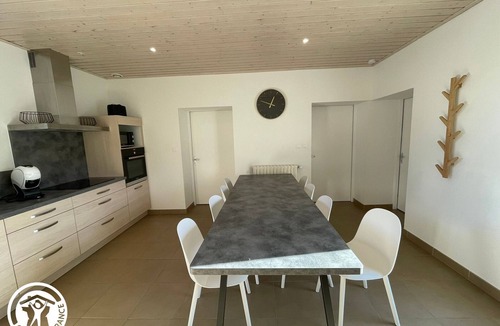Saint-Hilaire-de-Riez Cottage | Family Home 700m from Beach, Spa, Pets Allowed