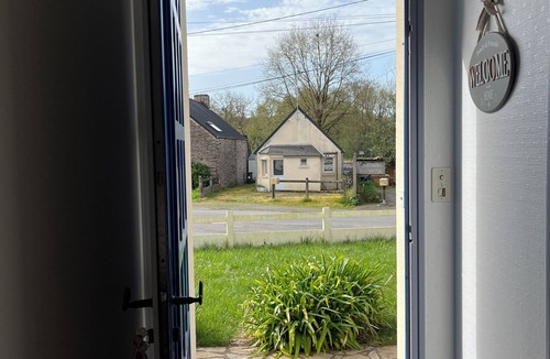 Saint-Martin-sur-Oust House | Family home on the banks of the Nantes-Brest canal