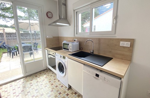 Bretignolles-sur-Mer House | Family Home with Garden - Walk to Beach & Restaurants