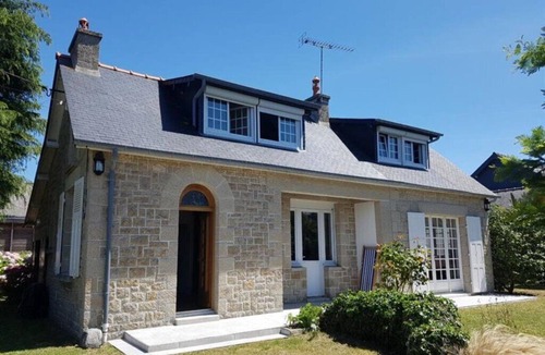 Lancieux Villa | Family home 200 metres from the sea