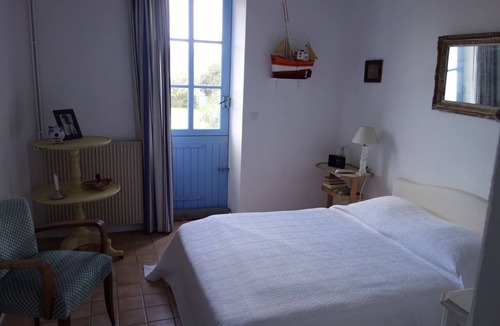 Ile d'Yeu House | Family home, 5-minute walk from Les Vieilles beach.