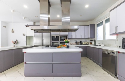 Poblats Maritims Apartment | Family Home 9 Pax Smart TV Central Beach Coffee AC